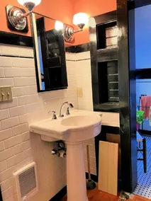 GORGEOUS FAMILY FRIENDLY VICTORIAN WITH ALL NATURAL CEDAR HOT TUB NEAR GORE MT - Image 5