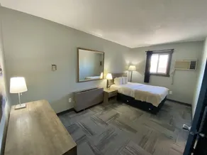 Suite 308 - Newly Renovated | 1 Bed, 1 Bath - Image 5
