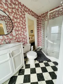 Eclectic cottage, steps from downtown - Image 4