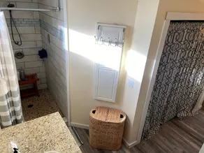 Historic Ohana House - Walk to Downtown Ashland, Hot Tub, Tiki Bar, Pet Friendly - Image 5