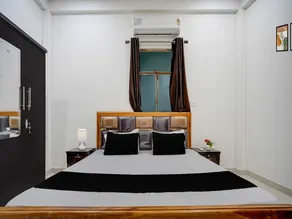 Deluxeveni Madhv Inn - Image 3