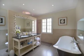LE MOULIN VIEUX ****, autentisk provencalsk bondegård med opvarmet swimmingpool - Image 3