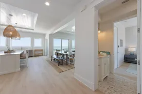 South Bay Beach House: Bay Front Luxury Beach Villa with Heated Pool - Image 3