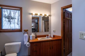 Luxury Ski House on Killington Mtn, 2 beds & Den w/ 3 en-suite baths, hot tub - Image 3