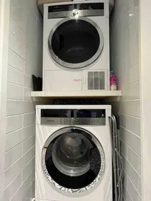 House - Sleeps 6 - Private Garden & Parking - Image 4
