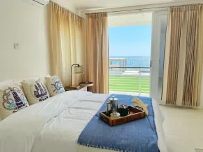 Luxury 4 Bedroom Oceanfront  Villa  - Image 5