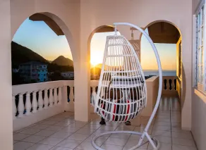 876 Penthouse Suites By Kingston Airport 🇯🇲 - Image 3