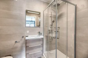 New Build Eich 1BR  w/ Balcony & Elevator, by Blueground - Image 2