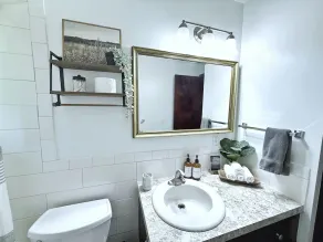 Updated 2BR Gem: Near Downtown, Eastown, and EGR! - Image 4