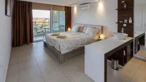 LUXURY APARTMENT | SIDE | CLOSE TO SEA | JACCUZI ON TERRACE | CHILD FRIENDLY | - Image 4