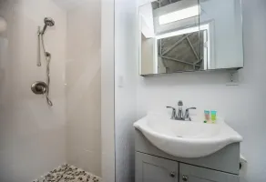 ROOM 03 - Lake Sumner - Image 2