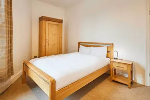 Host & Stay | The Reading Room - Image 5