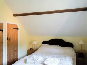 2 bedroom accommodation in Wood Norton - Image 2