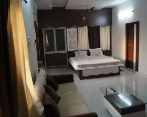 Immaculate 7-Bed House in Jodhpur - Image 4