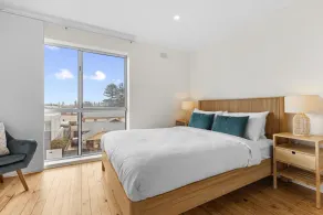 Stylish 2-Bed Home Steps from Henley Beach - Image 5