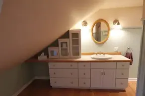 Spacious farmhouse with a hottub! - Image 4