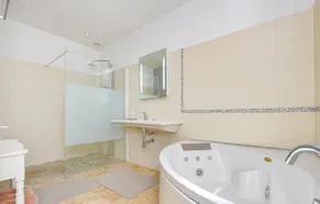 Pet friendly home in Montauroux - Image 4