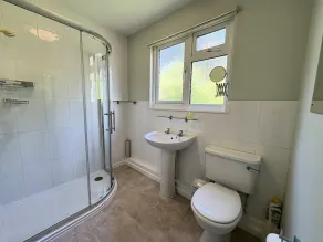 Cosy Apartment with Private Balcony & Fantastic Sea Views - Image 2