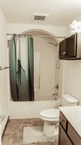 Brand new home and new streets for travelers - Image 3