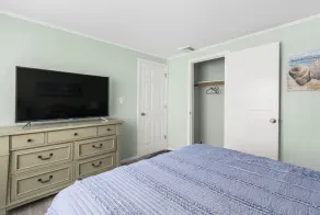 Walk to Beach 1/4 Mile, Central A/C, Modern! - Image 4