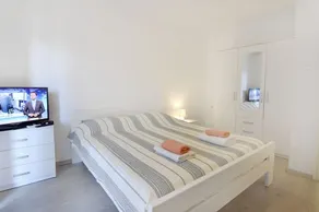 Apartment mit zwei Schlafzimmern, Stadtzentrum, Umag, nahe dem Strand, WiFi - Image 5