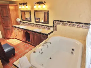 La Brisa - One Block from the Beach - Image 3
