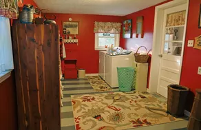 Farmhouse in the Country-Perfect Place to Relax and Enjoy Family and Friends! - Image 2