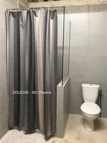 Grande maison entièrement close avec jardin et piscine - Image 2