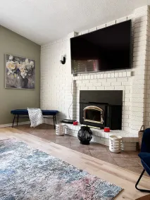 Cheerful 3-bedroom Cottage with indoor fireplace - Image 2