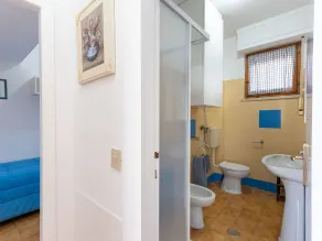 Nice apartment for 4 guests with WIFI, TV, terrace and pets allowed - Image 2