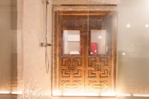 Exquisite appartement rénové avec beaucoup d'histoire au cœur de Barcelone 3 BR 3bth - Image 2
