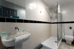 The Penthouse Sleeps 16 Wrexham City Centre - Image 2