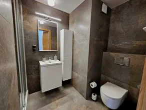 Coastline Residence - Designer Seaside Apartment with Pool, 2-Minute Walk to the Beach - Image 2