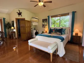 Private guest house on gorgeous 3 acre Hawaiian estate perfect central location. - Image 5