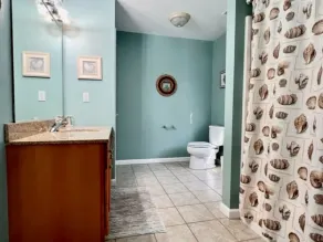 Huge 4 Bedroom, Beach Block Condo with Pool and 3 Parking Spaces. - Image 3