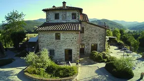 Apartment in the heart of a beautiful property in the Tuscan countryside. - Image 5