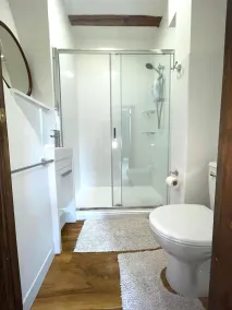 Luxury En-Suite - The Bright Suite - Image 3