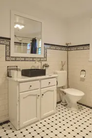 gold miners cottage - Image 3