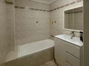 Sydney Two-Level 3BDR 3BATH near CBD & Olympic Park - Image 3