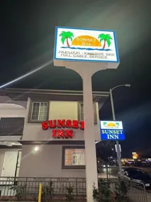 Sunset Inn & Suites - Image 5
