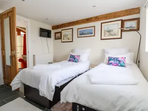 Coach House - Image 4