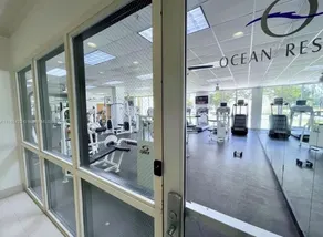 walk to beach, pool, family-friendly, equipped kitchen, self check-in, Wi-Fi. - Image 2