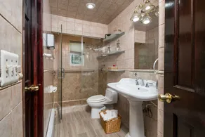 AMAZINGLY  RELAXING 2nd floor - full 2 BR/Bath/Full kitchen/Diswasher - Image 2