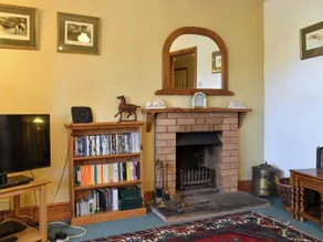 Perfect for couples and familes to come and enjoy the local area. - Image 2