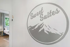 Jerry's Sweet Suite - 84 Walkscore - Image 3