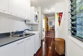 Ideal family holiday home positioned in popular central Point Lookout - Image 2