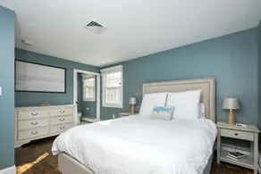 Newly updated home sleeps 7, AC, free WIFI, half mile to town - Image 5