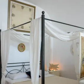 2 Bedroom Elegant Villa at Imerovigli  With Amazing sea views and hot tub - Image 4