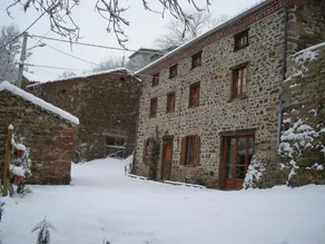 Cottage on the edge of the forest and near the gorges of the allier - Image 4