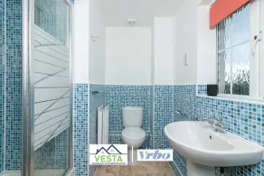 Cunningham Lodge - Modern Family Apartment - Image 3